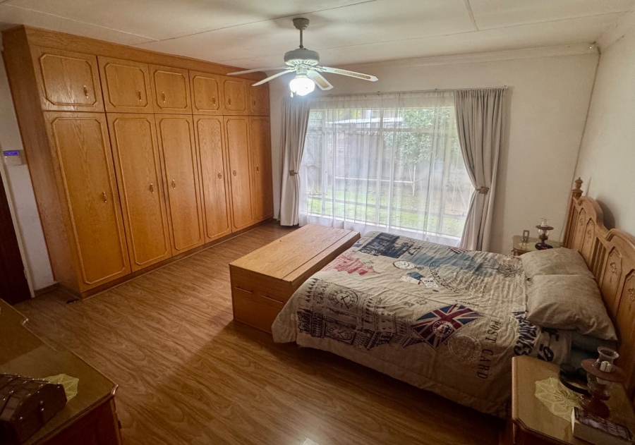 4 Bedroom Property for Sale in Flamwood North West